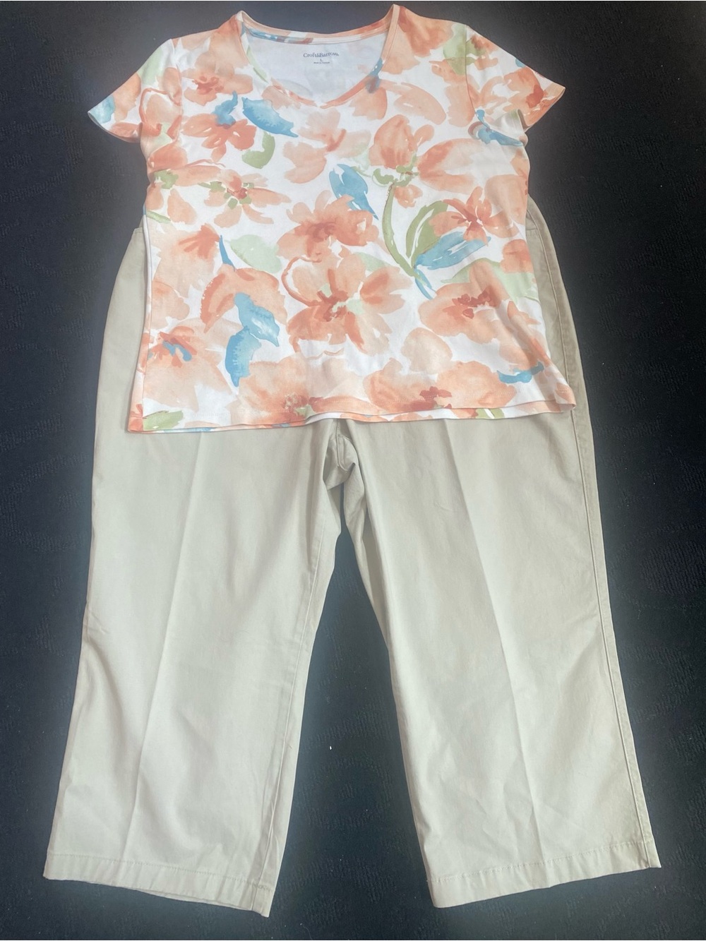 Croft & Barrow Capris S 18 & Short Sleeve Floral Tee in Peach, Blue & Green S L